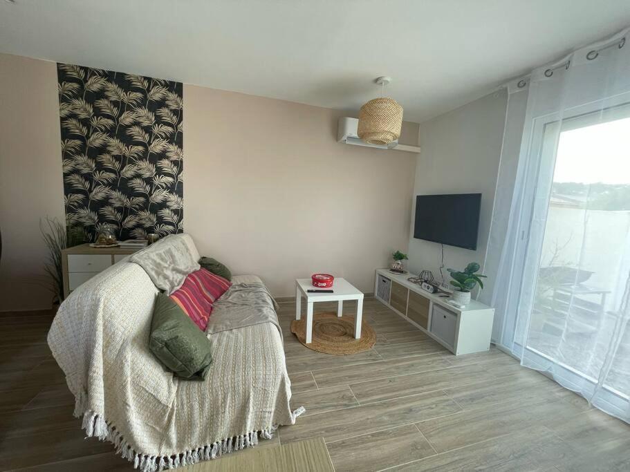 Appartement 53 M² - Pignans Au Coeur Du Var Экстерьер фото
